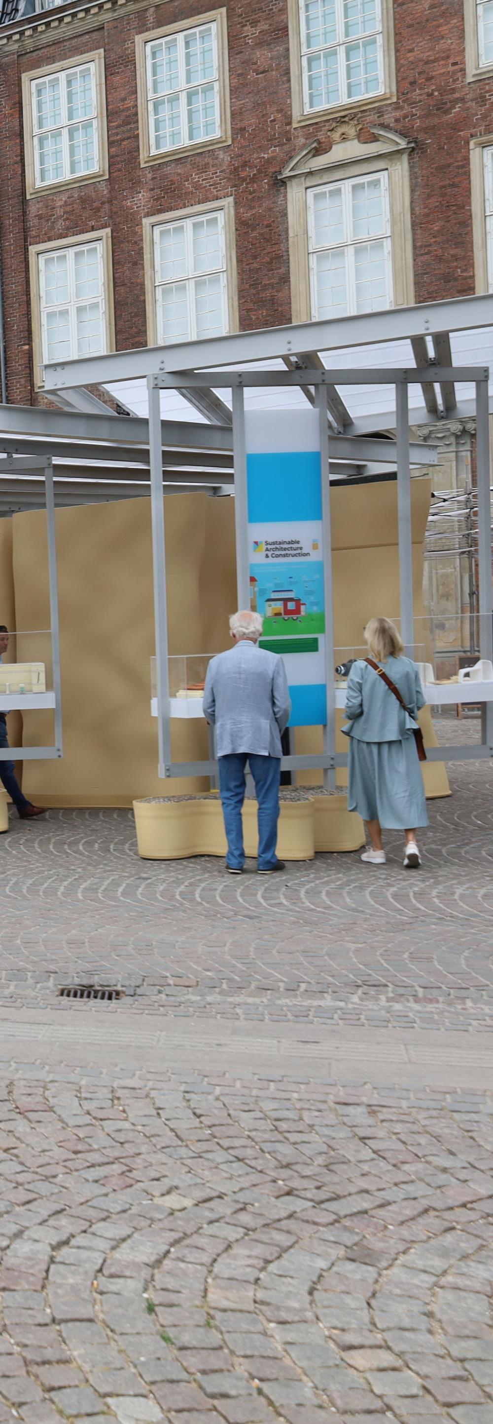 Plastic Pavilion blev oprindeligt udviklet og bygget til UIA World Congress of Architects. Plastic Pavilion blev oprindeligt udviklet og bygget til UIA World Congress of Architects.