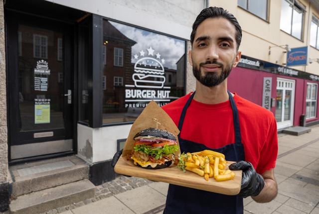 Burger Hut ligger i Jernbanegade og har allerede åbent - men der venter store rabatter på den officielle åbningsdag.