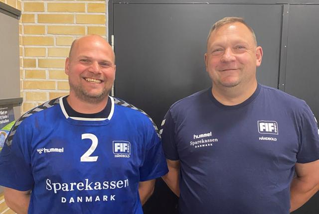 Cheftræner Jakob Rathleff Nielsen og holdleder Ulrik Bjelke Knudsen er begge et par velkendte ansigter. 