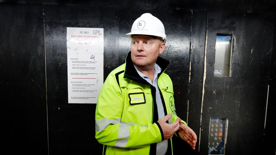 Martin Kjær, projektdirektør for byggeriet af Nyt Aalborg Universitetshospital (NAU), har fået en ny hovedpine.  <i>Foto: Torben Hansen</i>