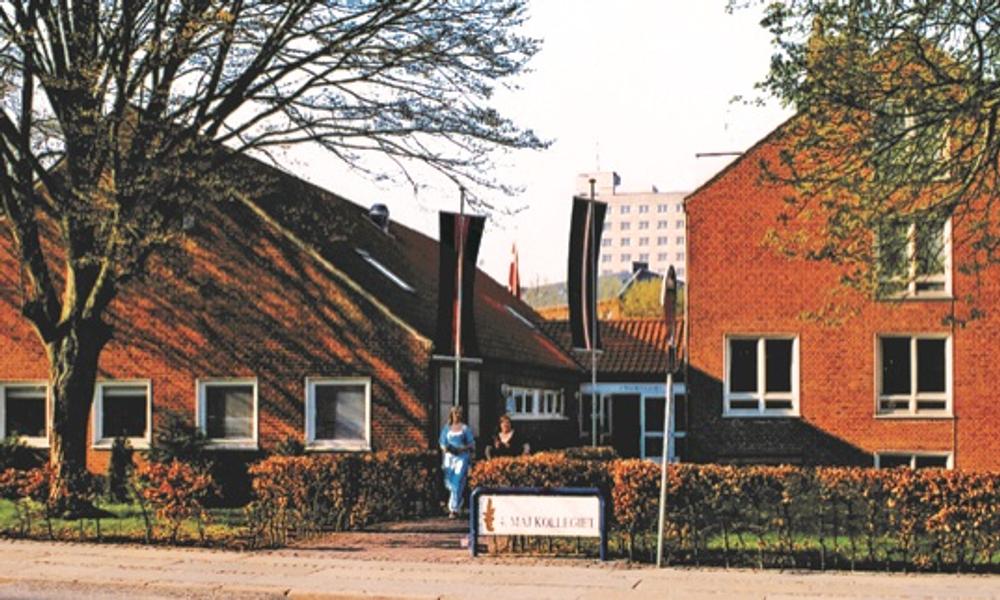 4. Maj Kollegiet i Aalborg blev indviet den 4. maj 1950 og har siden været hjem for mere end 1.000 studerende. 4. Maj Kollegiet i Aalborg blev indviet den 4. maj 1950 og har siden været hjem for mere end 1.000 studerende.