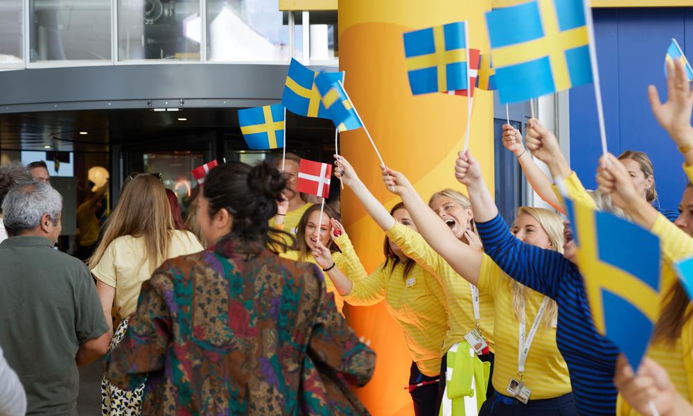 Omtrent 19.000 kunder lagde vejen forbi Ikea København på varehusets første åbningsdag - men siden er besøgstallet ikke fulgt med forventningerne. Omtrent 19.000 kunder lagde vejen forbi Ikea København på varehusets første åbningsdag - men siden er besøgstallet ikke fulgt med forventningerne.