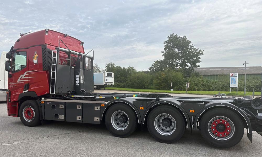 To Renault C 520 tridem leveret til Viborg Vognmandsforretning. To Renault C 520 tridem leveret til Viborg Vognmandsforretning.