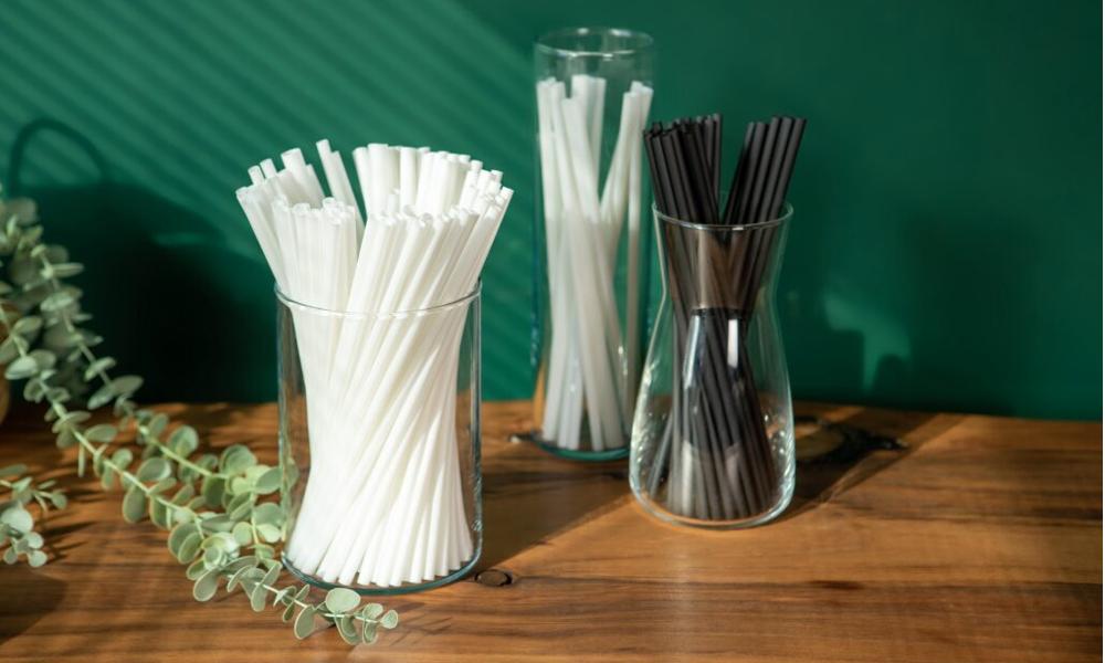 CJ Biomaterials PHA-material används i en rad andra produkter, bland annat sugrör av 100 procent biobaserad råvara. CJ Biomaterials PHA-material används i en rad andra produkter, bland annat sugrör av 100 procent biobaserad råvara.