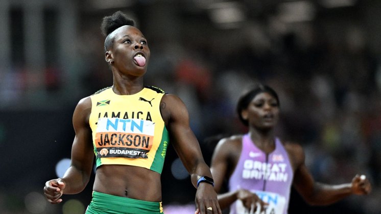 Shericka Jackson var glad, men muligvis også lidt skuffet over at komme så tæt på en gammel verdensrekord uden at slå den.