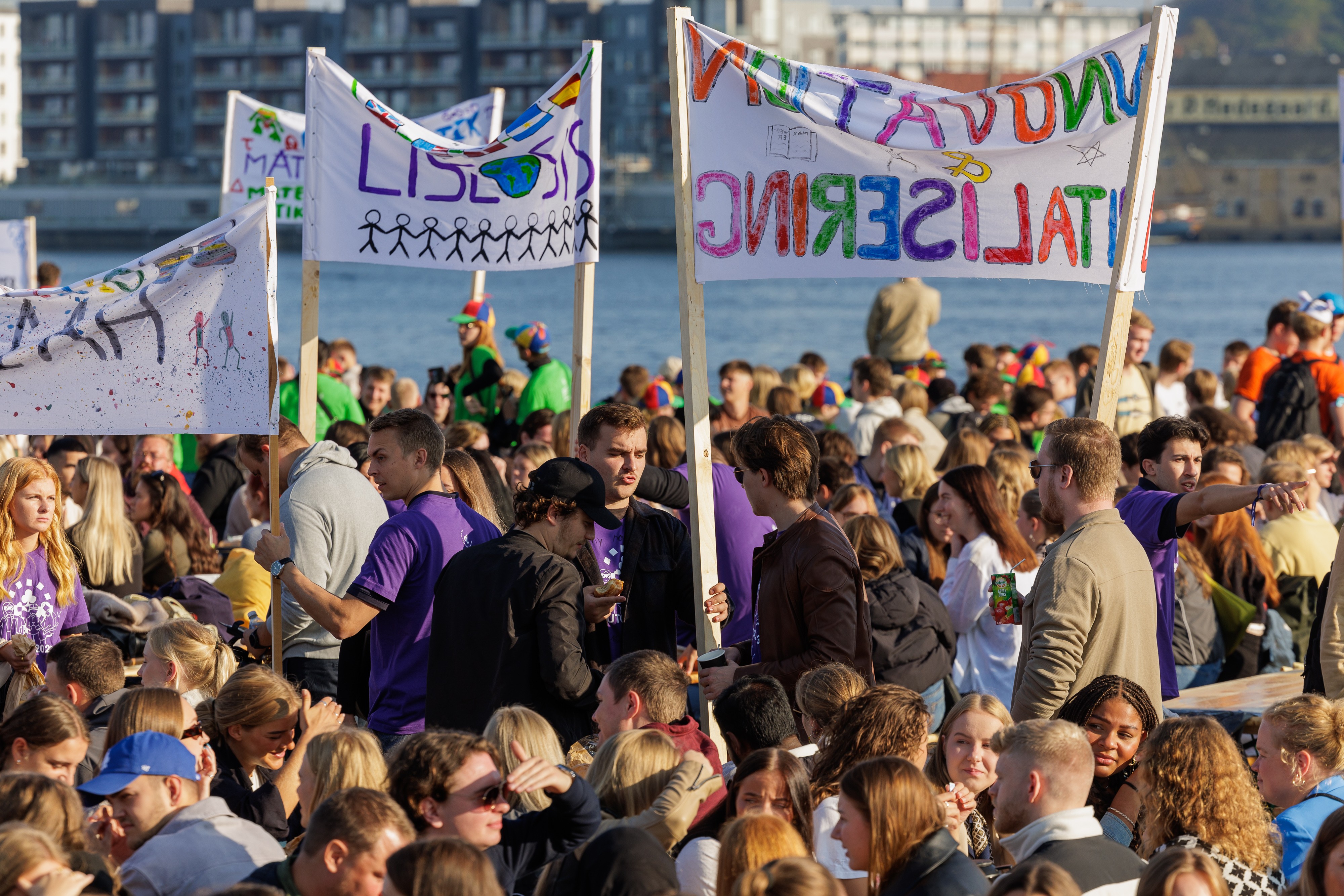 Tusindvis af unge mødes til fælles studiestart