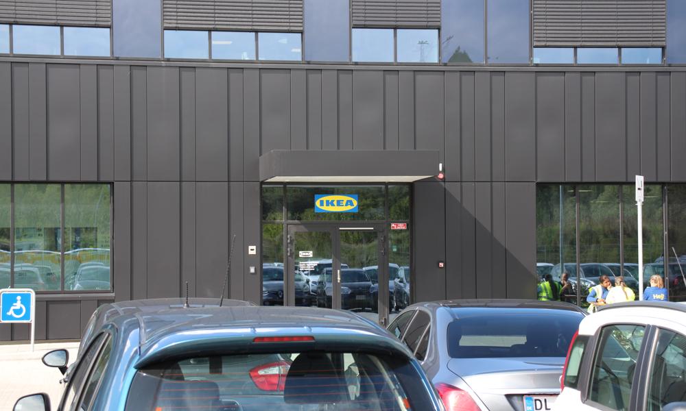 Ikea har købt 133.000 kvadratmeter lagerplads klods op af samarbejdspartneren DSV. Ikea har købt 133.000 kvadratmeter lagerplads klods op af samarbejdspartneren DSV.