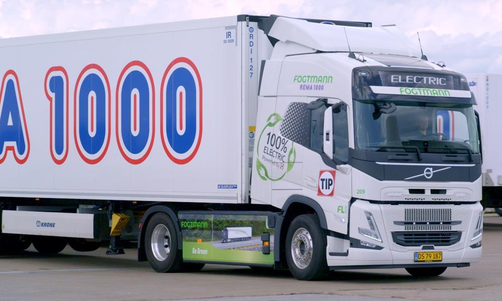 Inden længe vil 30 fuldelektriske trækkere fra Volvo og Scania indgå i Remas vognpark. Inden længe vil 30 fuldelektriske trækkere fra Volvo og Scania indgå i Remas vognpark.