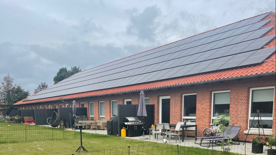 Der er investeret i både solpaneler og varmepumper i forbindelse med de nye boliger på Dronninglund Sygehus <i>privatfoto</i>