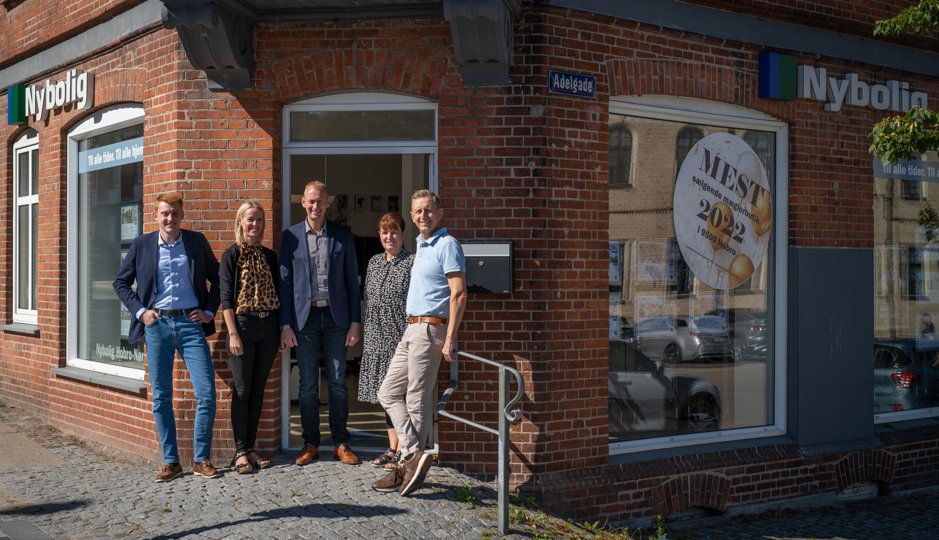 Fra venstre møder du Zander, Mia, Ole, Annika og Lasse. <i>Foto: Bjarne Hyldgaard</i>