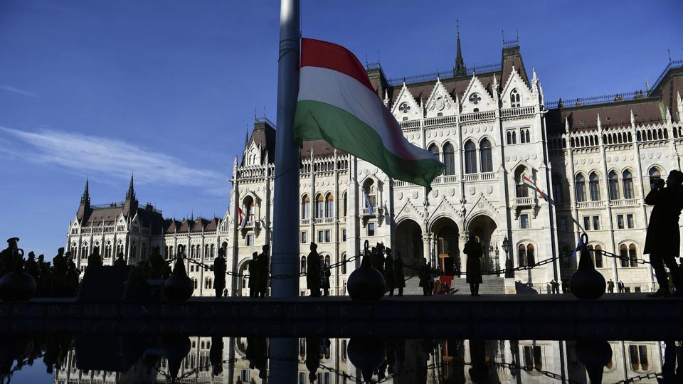 Det ungarske parlament skal samles på ny senere på måneden. Men det er uklart, hvornår der kommer en debat og afstemning om den svenske ansøgning. (Arkivfoto). <i>Anna Szilagyi/Ritzau Scanpix</i>