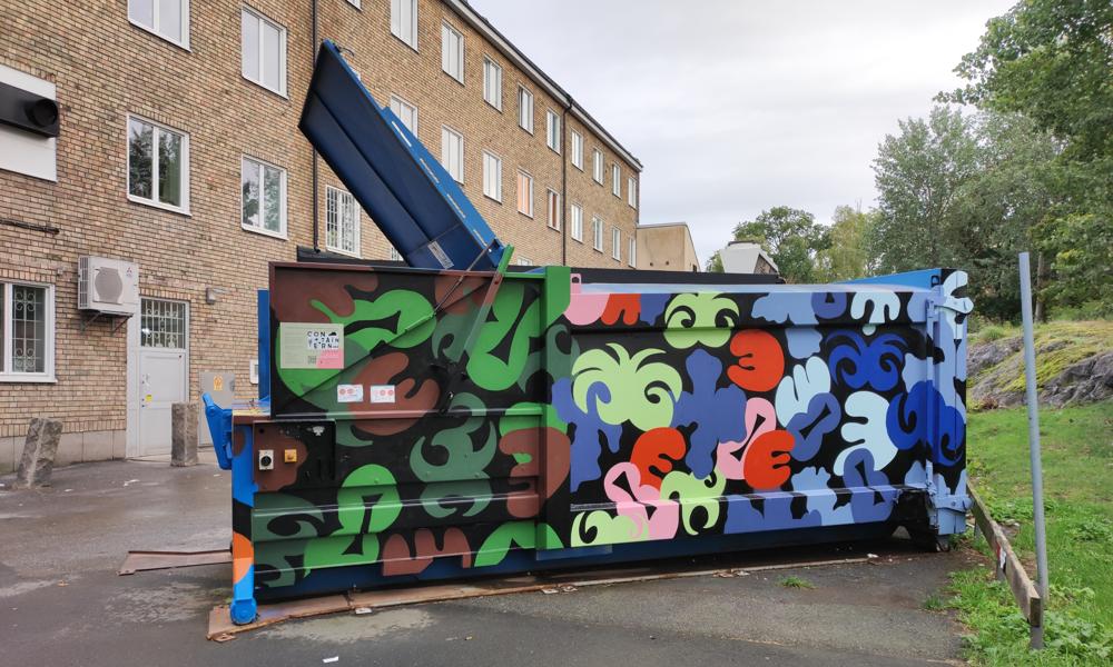 Containern bakom Hemköp Telefonplan blir till street-art. Containern bakom Hemköp Telefonplan blir till street-art.