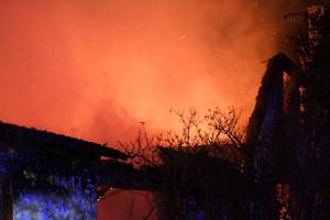 Naboer blev evakueret ved storbrand: Fare for eksplosion