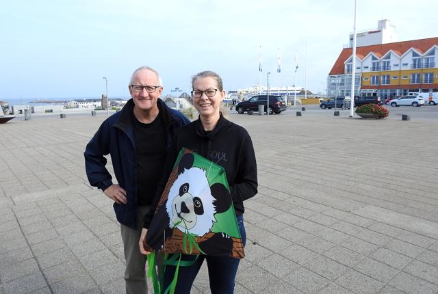 Her er det Handelschef Per Martensen og Malene Jacobsen fra Bog & Ide, der var på Den Grønne Plads  i Hirtshals.