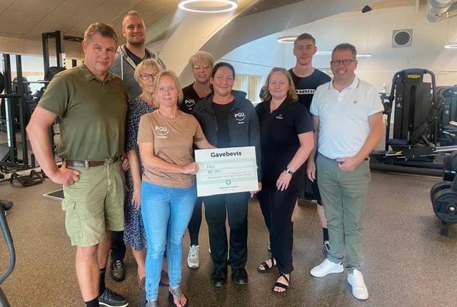 Sparekassen Danmark Fonden besøgte PGU Fitness i Jetsmark Idrætscenter med en flot donation.  <i>Privatfoto</i>