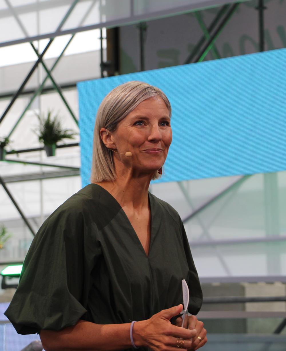 Mercedes-Benz Trucks CEO Karin Rådström indikerede, at der er flere nyheder inden længe fra den tyske fabrik. Mercedes-Benz Trucks CEO Karin Rådström indikerede, at der er flere nyheder inden længe fra den tyske fabrik.