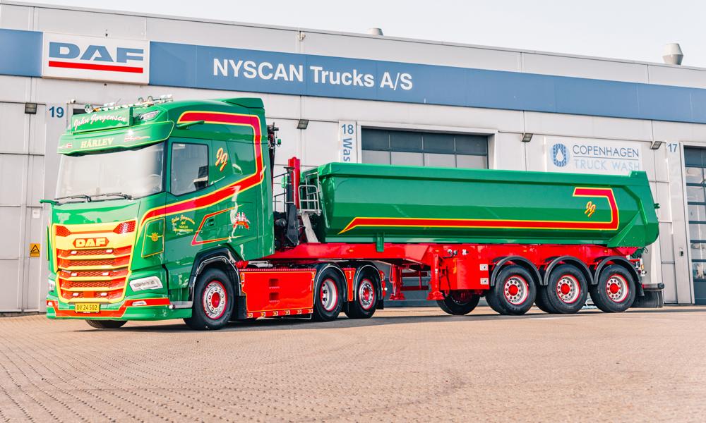 DAF XG 530 FTN vognmand John Jørgensen i Hårlev. DAF XG 530 FTN vognmand John Jørgensen i Hårlev.