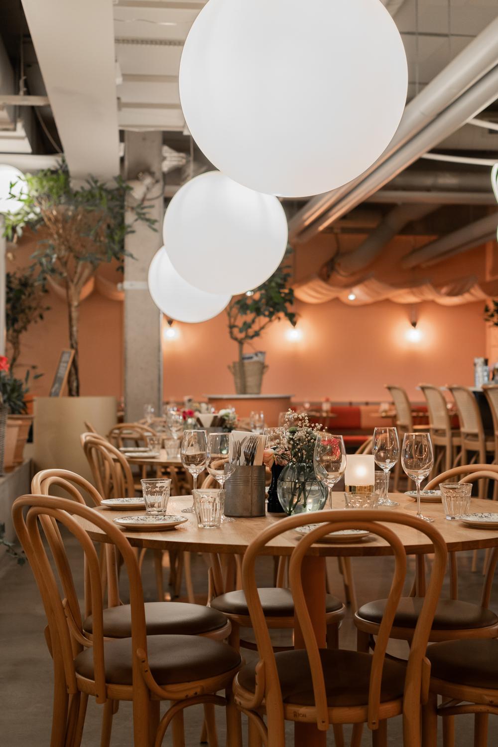 Boulebar Rosenlund i Göteborg har fått en ansiktslyftning. Boulebar Rosenlund i Göteborg har fått en ansiktslyftning.