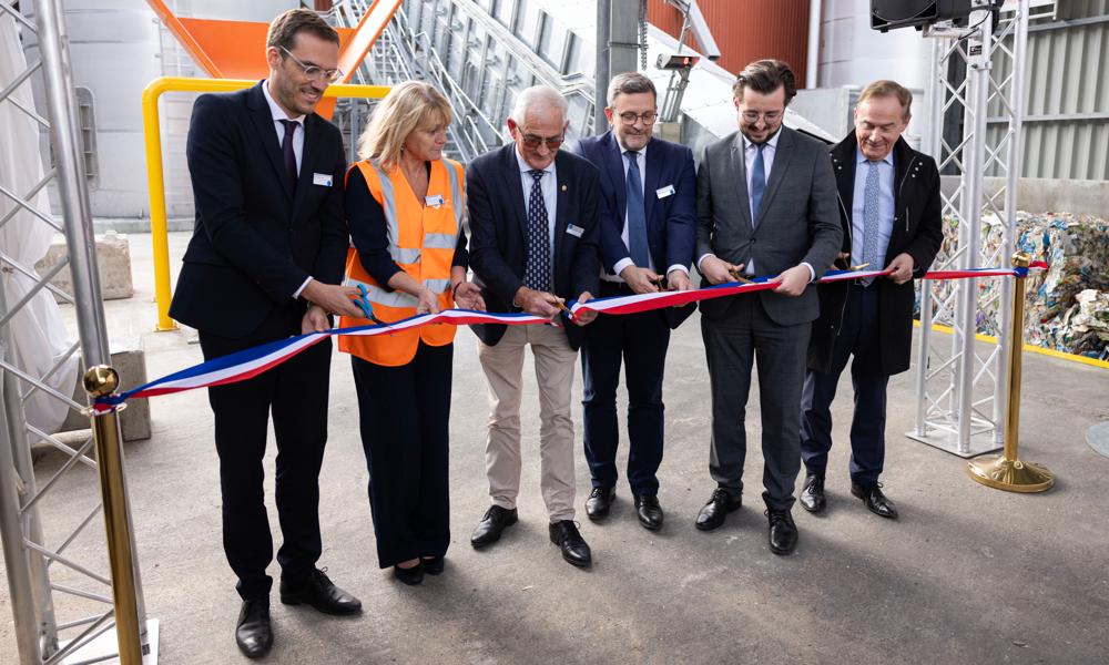Invigningen av Essitys nya återvinningsanläggning i fabriken i Hondouville, Frankrike. Invigningen av Essitys nya återvinningsanläggning i fabriken i Hondouville, Frankrike.