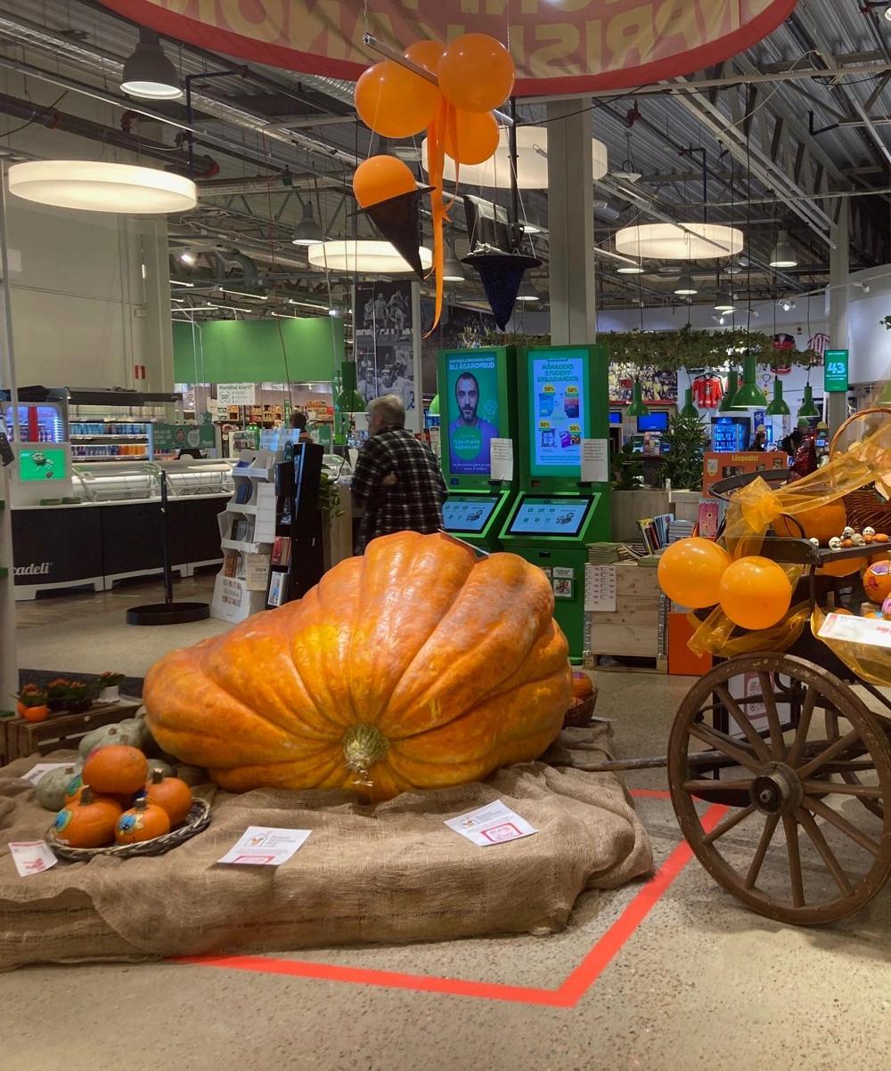 Jättepumpa i Stora Coop Lund. Jättepumpa i Stora Coop Lund.