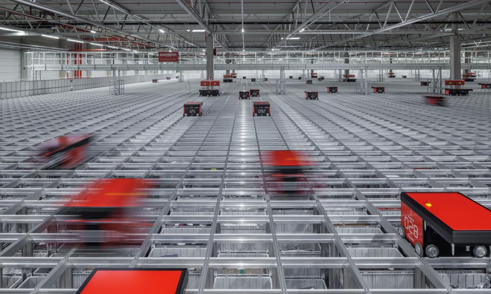 DHL Supply Chains AutoStore robotlager i Staufenberg i drift.
