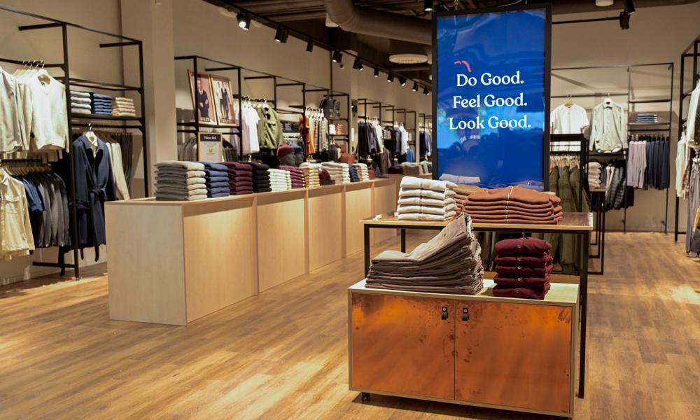 Brothers har öppnat ny butik i Gallerian på Hamngatan i Stockholm och valt att slänga ut kassadisken. Brothers har öppnat ny butik i Gallerian på Hamngatan i Stockholm och valt att slänga ut kassadisken.