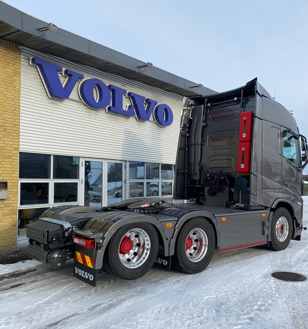 Peter Toft Munkebæk har fået leveret denne Volvo FH500 TC. Peter Toft Munkebæk har fået leveret denne Volvo FH500 TC.
