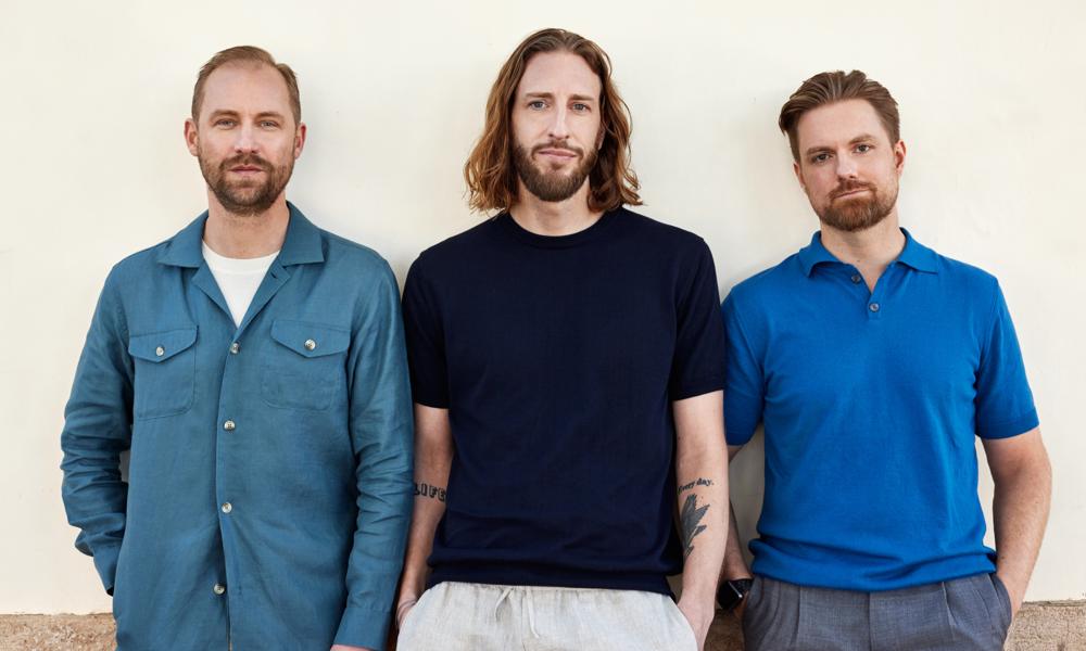 Joakim Blom, Carl Wachenfeldt och Mattias Adolfsson smygstartade The Resort 2019. Företagsnamnet kan tyckas generiskt men grundarna är övertygade om att det har hjälpt dem att synas i bruset. ”Det är tydligt vad vi gör och någonstans säger ordet mycket om segmentet.” Joakim Blom, Carl Wachenfeldt och Mattias Adolfsson smygstartade The Resort 2019. Företagsnamnet kan tyckas generiskt men grundarna är övertygade om att det har hjälpt dem att synas i bruset. ”Det är tydligt vad vi gör och någonstans säger ordet mycket om segmentet.”