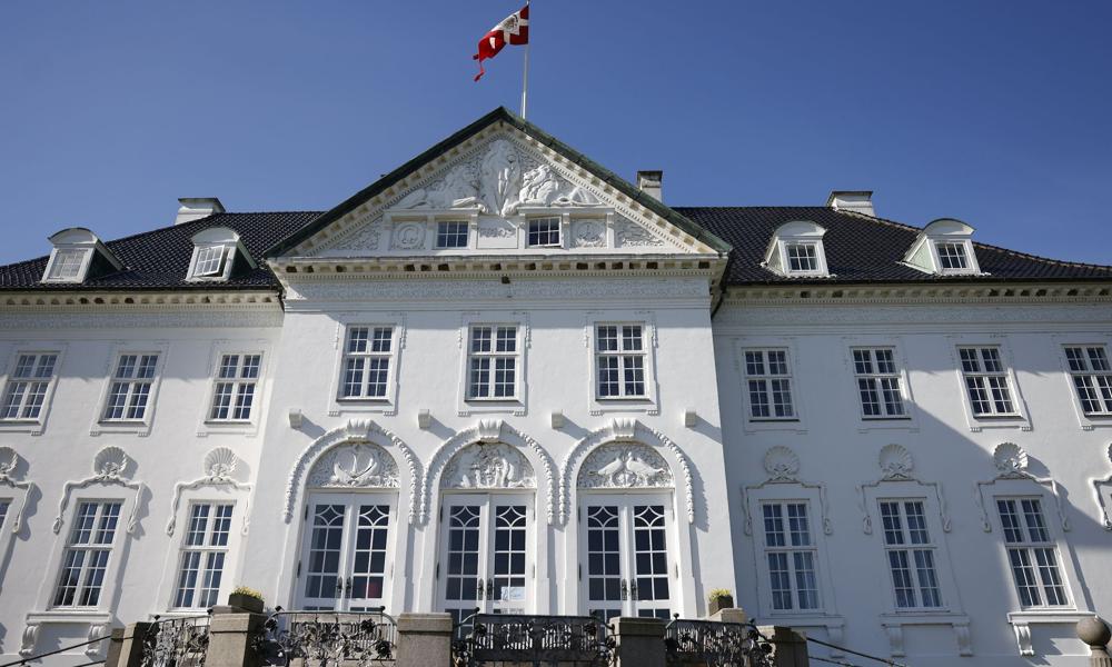 Marselisborg Slot blev bygget fra 1899 til 1902. Det er tegnet af den kendte arkitekt og kongelige bygningsinspektør Hack Kampmann. Marselisborg Slot blev bygget fra 1899 til 1902. Det er tegnet af den kendte arkitekt og kongelige bygningsinspektør Hack Kampmann.