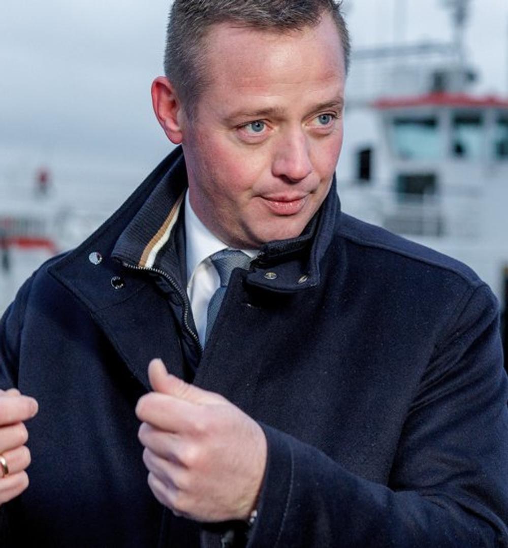 - Det er en beslutning, som alle nordjyske kommuner har ventet på i årevis, siger transportminister Thomas Danielsen (V). - Det er en beslutning, som alle nordjyske kommuner har ventet på i årevis, siger transportminister Thomas Danielsen (V).