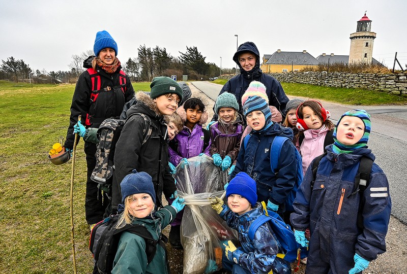 SFO-børnene fra Hanstholm Friskole gjorde området omkring fyret fri for affald. 