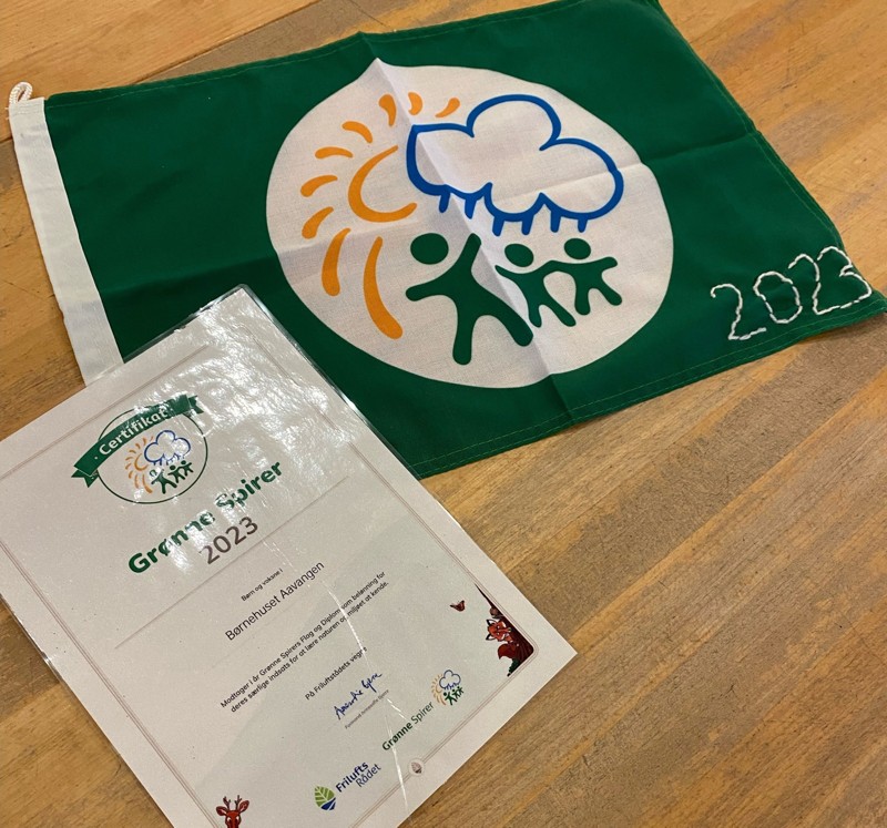 Det Grønne Flag blev uddelt af Friluftsrådets Grønne Spirer.
