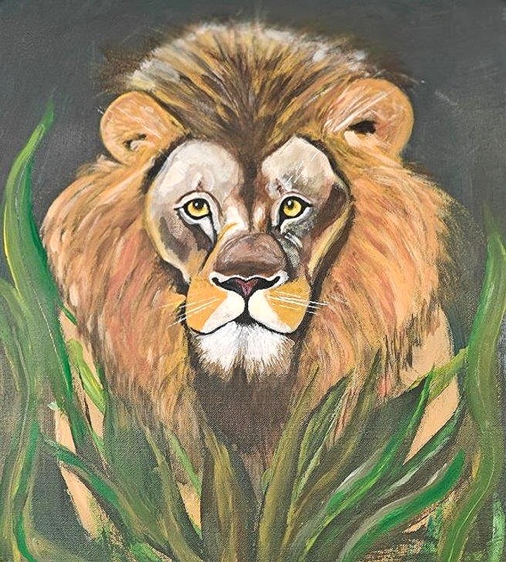 En stor løve nyder Solveig også at male
