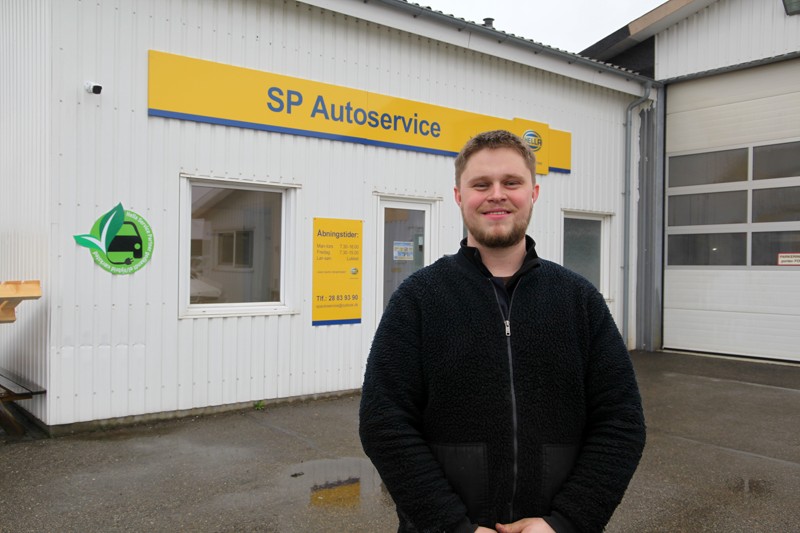 Jeppe Snebang Pedersen har etableret eget autoværksted på Udviklingsvej i Frederikshavn.
