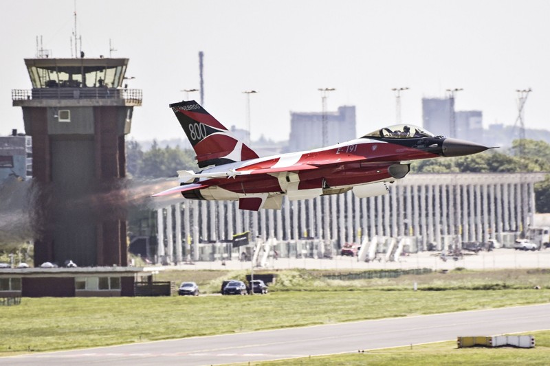 Der er masser af fart og spænding, når F-16 er i luften. Arkivfoto: Foto Claus Søndberg