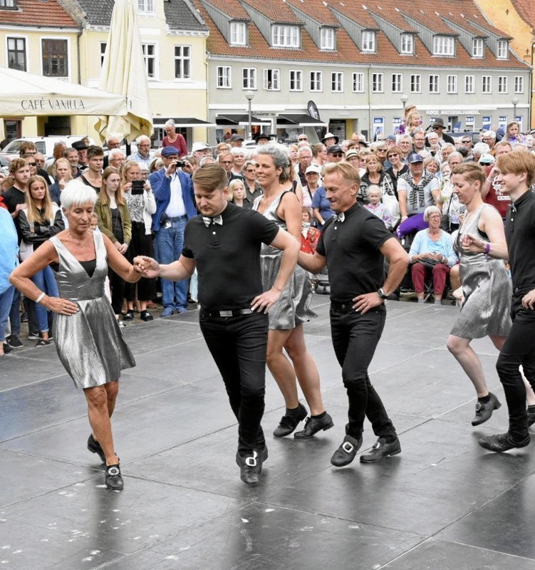 26. oktober indledes sæsonen med ungdomsdans. Foto: Ø. Hjermitslev B & U dansere