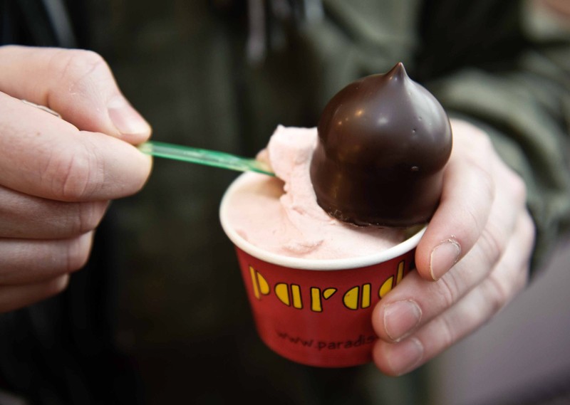 Så er der is ... Traditionen tro fejrer Paradis den nye sæson og foråret med gratis is.