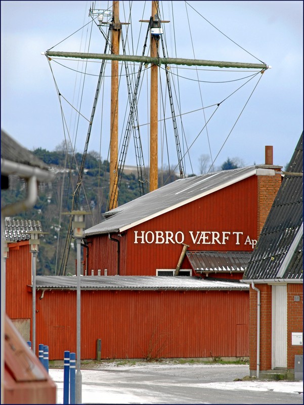 Indehaver af Hobro Værft kan ikke erindre, at man tidligere har haft indbrud - nu overvejer han, om værftet skal sikres på andre måder.
