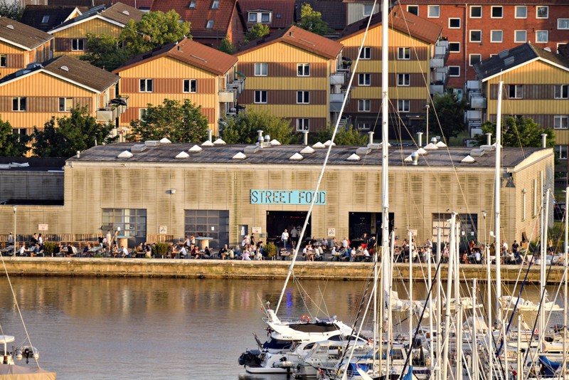 Aalborg Streetfood - Køkkenfabrikken har altid nye events i støbeskeen, og snart er der for første gang kombineret loppe- og råvaremarked. Arkivfoto: Claus Søndberg