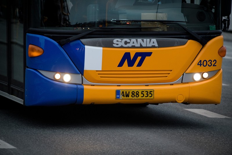 Regionen ønsker at nedlægge busafgange i Thy og på Mors på grund af et større millionunderskud.