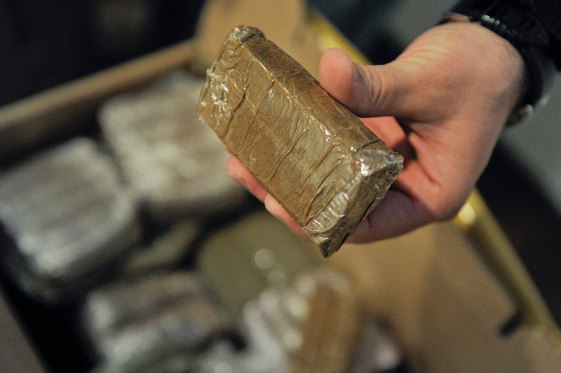 Én bilist blev taget med 99 gram hash, mens tre andre blev fundet i besiddelse af mindre mængder.
