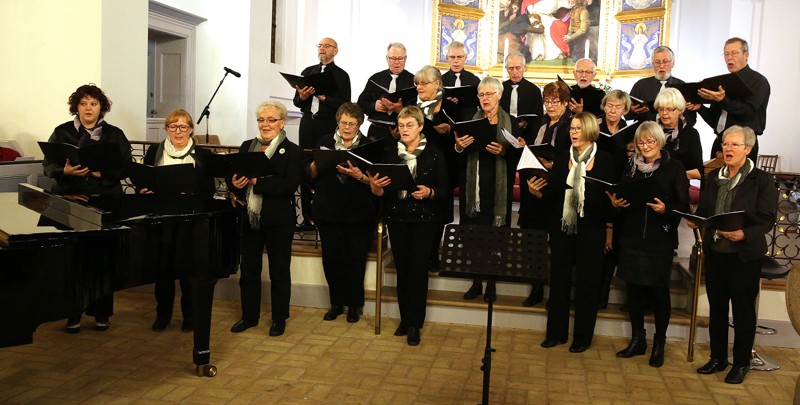 Til årets julekoncert af Odd Fellow medvirker en lang række af øens ypperste kor og orkestre, så som M.C. Holm Skolens kor, Morsø Garden, Håndværkerkoret, Musikværkets kor, Morsø Suzuki Skole, Nordmors Koret, organist Birgitte Bonde og Gerhard Mark.