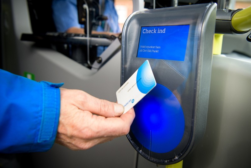 Større hunde får nu friere tøjler i NT's bybusser - men de koster stadig en billet efter hundetakst.