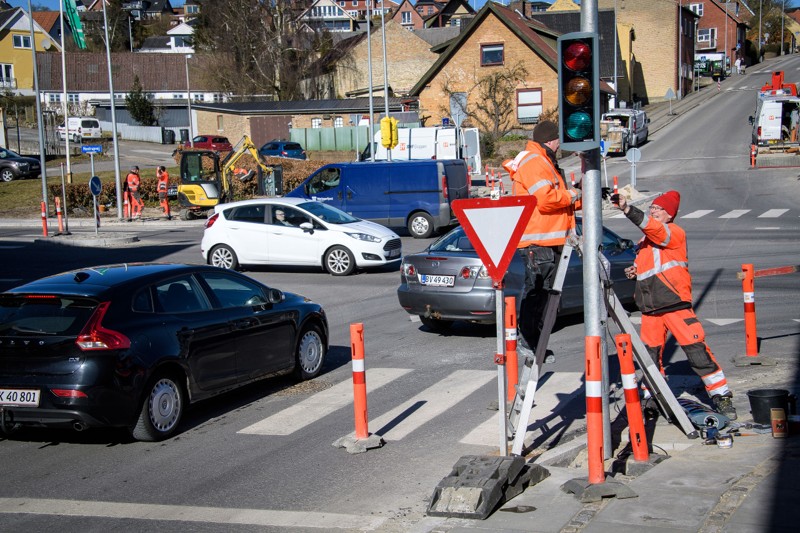 Efter utallige forsinkelser kom der endelig lysregulering i krydset Hegedalsvej/Hostrupvej i marts 2018. I dag lever det lidt sit eget liv, forstået på den måde, at det ikke er koordineret med de øvrige kryds. Arkivfoto: Bo Lehm