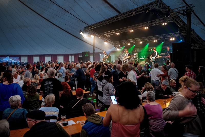 Brønderslev Marked fik også sidste år fyldt telt til Kandis - Kandis kommer igen i år. Arkivfoto: Henrik Bo