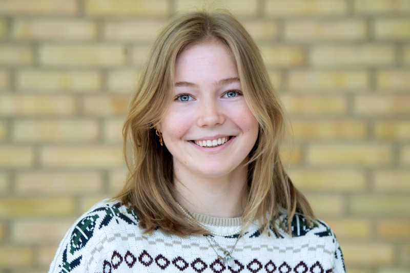 18-årige Johanne Marie Eich-Høy Mortensen fra Nørresundby Gymnasium & HF er en af de elever, der kritiserer regeringens uddannelsesudspil. Foto: Torben Hansen
