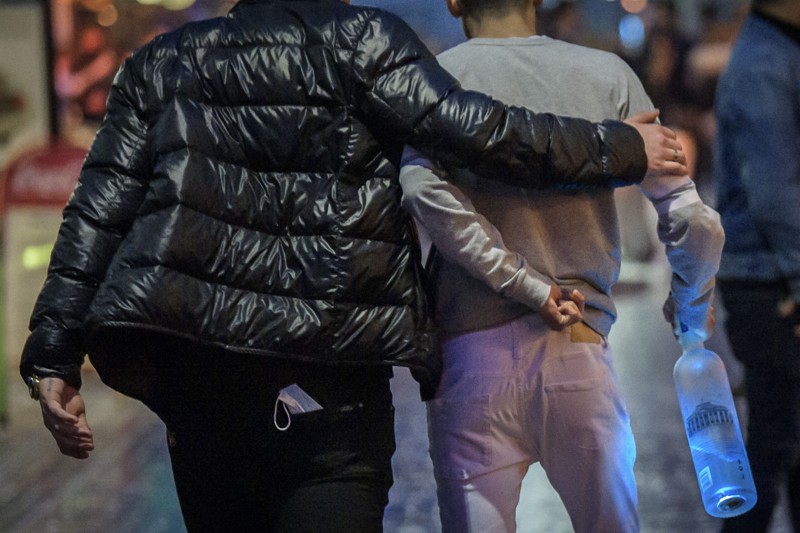 Vil du være helt sikker på at der er mindst en makker med på din date? Så meld dig til sammen med en singleven, så er I sikre på at være sammen hele aftenen. Arkivfoto: Martin Damgaard