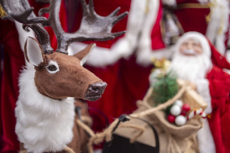 Særligt denne figur med julemanden i en kane har været populær. Foto: Martél Andersen