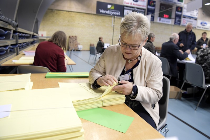 Faglig leder Mona Jensen fra Brønderslev Kommune er igen i 2021, den der ved en masse om valgets afvikling ligesom her på billedet fra 2017. Arkivfoto: Bente Poder