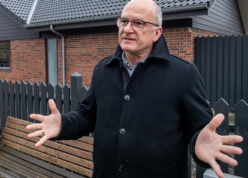 Den kapitalstærke erhvervsmand Bent Dahl er gået aktivt ind i forskønnelsen af sin nordjyske hjemby. Han vil vælte byens grimmeste hus. Arkivfoto: Peter Broen
